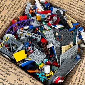 ~10 LBS LEGO Mixed Lot Misc Brick Pieces Accessories Building Parts AUTHENTIC
